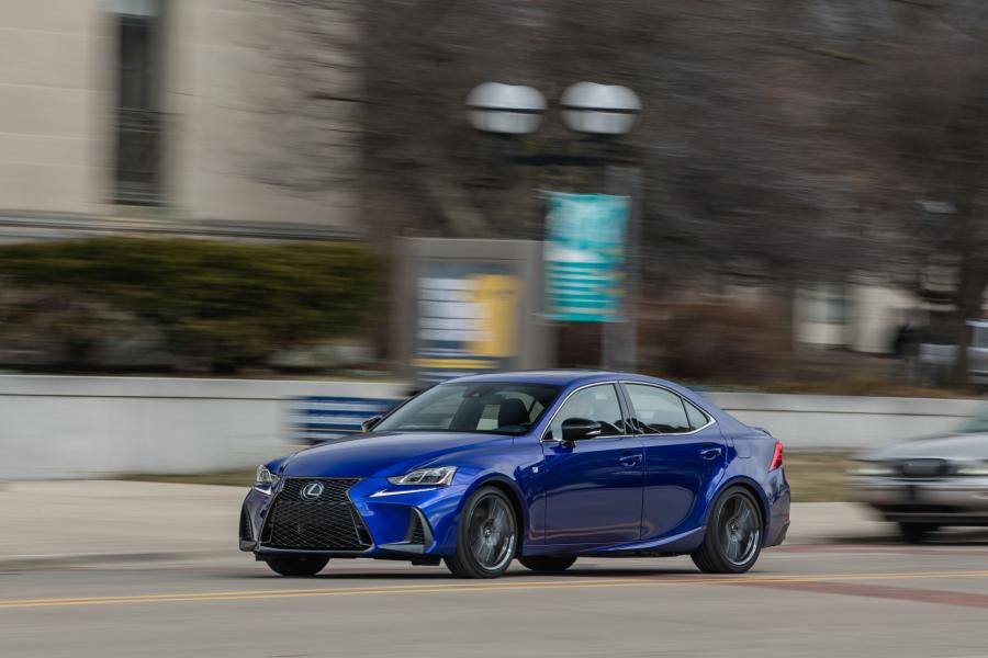  Lexus IS350 AWD F-Sport 2016 года  (NA) (фото 17 из 40)